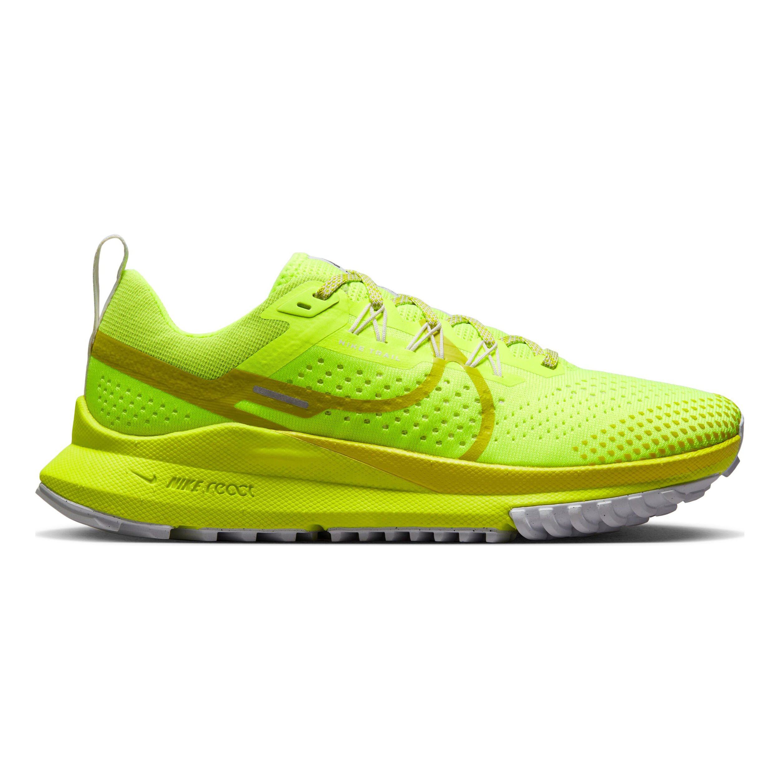 Yellow nike sale running shoes womens